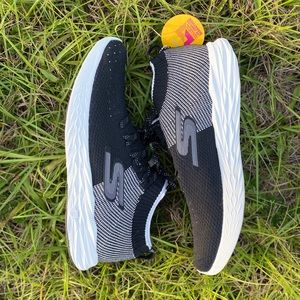 NWT Skechers Womens Size 8 Shoes Go Run 6 Black